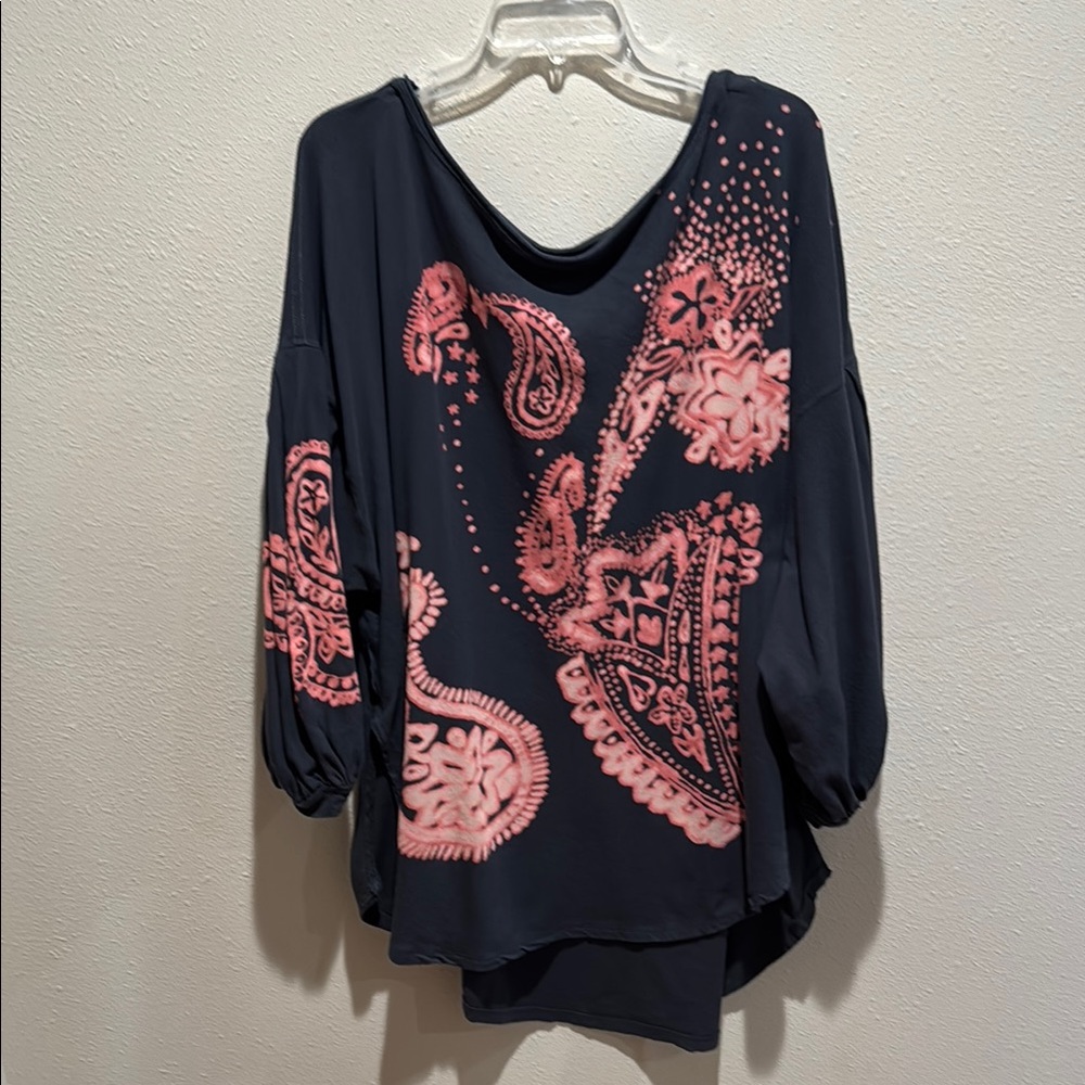 We The Free M+ M Women's Black and Pink Paisley Top